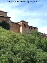 Alhambra. Torre Machuca. Desde el Paseo de los Tristes