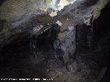 Cueva del Morrn. Columnas