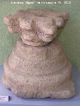 Historia de Lora de Estepa. Capitel visigodo. Museo San Antonio de Padua - Martos