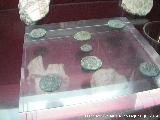Fbrica de salazn fenicia El Majuelo. Monedas pnicas de Sexi y estucos con frescos. Museo Arqueolgico de Almucar