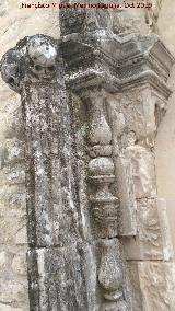Cruz de la Calle Cobertizo. Detalle de la jamba