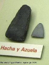 Museo Provincial. Hacha y azuela