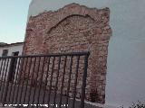 Iglesia de San Pedro y San Pablo. Arcos cegados de una antigua construcción