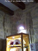 Colegiata de Santa María de los Reales Alcázares. Interior. Arcos embutidos de las diferentes reformas.