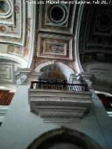 Hospital de Santiago. Capilla. Balcón interno