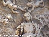 Catedral de Jaén. Fachada. Coronando a Santa Catalina
