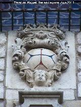 Monasterio de la Santísima Trinidad. Escudo