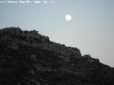 Peñas de Castro. Estribación Sur con la luna