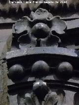 Catedral de Jaén. Coro. Nacimiento de Jesús. Flor y bolas