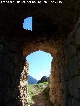 Castillo de Otiñar. Torreón de Acceso. Interior de la puerta