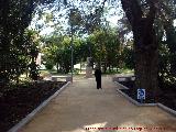 Paseo de la Alameda. Monumento a Adolfo Suárez