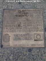 Plaza de Santa María. Placa en el suelo