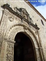 Iglesia de Santiago Apóstol. Portada