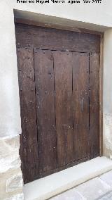 Puerta. Puerta de clavazón - Cerca de la Muralla de Sabiote