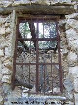 Casa forestal de la Hoya del Caño. Reja