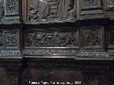 Catedral de Jaén. Coro. Presentación de María en el templo. Relieve bajo la talla principal