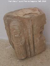 Historia de Santisteban del Puerto. Relieve de un monje. Museo Arqueológico de Santisteban
