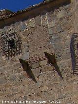 Castillo-Palacio de La Calahorra. Restos del matacán que protege la entrada