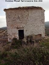 Castillo de Nínchez. Torre del Homenaje reconvertida en palomar desde el patio de armas