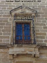 Palacio de Anguís Medinilla. Ventana monumental