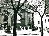 Plaza de la Magdalena. Foto antigua. Fotografa de Jaime Rosell Caada. Archivo IEG