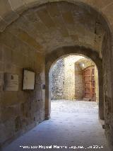 Castillo de Sabiote. Puerta Interior. Puertas en acodo