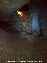 Cueva del Zumbel Bajo. Muro artificial