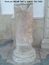 Ayuntamiento de La Guardia. Columna romana del Ayuntamiento