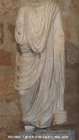 Cstulo. Figura femenina de mrmol siglos I-II d.C. Museo Arqueolgico de Linares