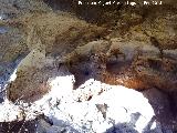 Cuevas Piquita. Cueva II. Posibles pesebres