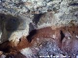 Cuevas Piquita. Cueva XV. Hornacina y chimenea