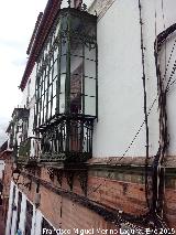 Casa de la Plaza de Espaa n 10. Balcones cerrados
