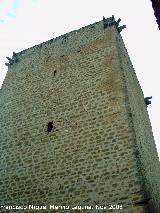 Castillo de Mengbar. Matacanes esquineros