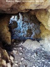 Eremitorio de Chircales. Cueva con entrada y salida