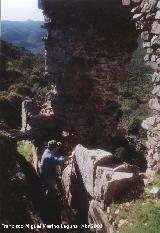 Castillo de Torre Alver. Puerta de acceso a la torre del Homenaje