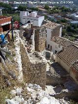 Castillo de las Peuelas. Torreones rectangulares de su muralla
