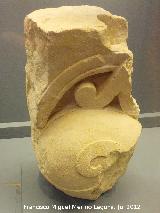 Cerrillo Blanco. Casco de guerrero con cimera. Museo Provincial