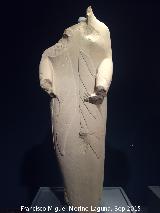 Cerrillo Blanco. Mujer con ave. Museo Provincial