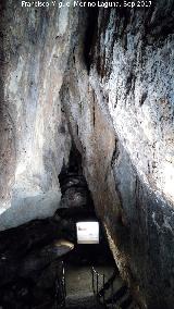 Cueva de los Murcilagos. Cueva Chica con vitrina