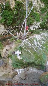 Cueva del Agua. Cruz