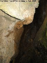 Cueva del Agua de La Toba. Formaciones rocosas