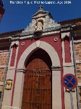 Iglesia de San Esteban. Portada con San Esteban en la hornacina