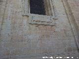 Catedral de Jaén. Torre del Reloj. Restos de vítores bajo la ventana de la fachada
