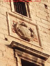 Baslica de San Ildefonso. Torre campanario. Escudo del obispo Bernardo de Sandoval y Rojas