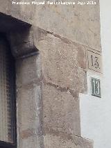 Casa de la Calle Francisco Coello nº 13. Ménsula y números
