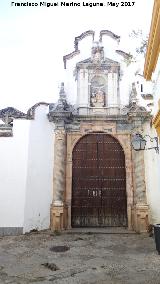 Portada del Convento de Santa Ana de Lucena. 