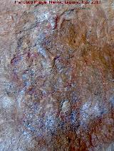 Pinturas rupestres de la Cueva de la Graja-Grupo XII. Antropomorfo inferior derecho y V invertica