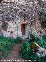 Casa Cueva Tallada del Tajo del Hacha. 