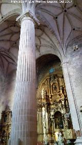 Iglesia El Salvador. Columna de bastoncillos