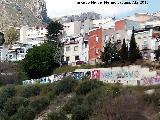 Calle San Ramn. Graffitis en su muro de contencin